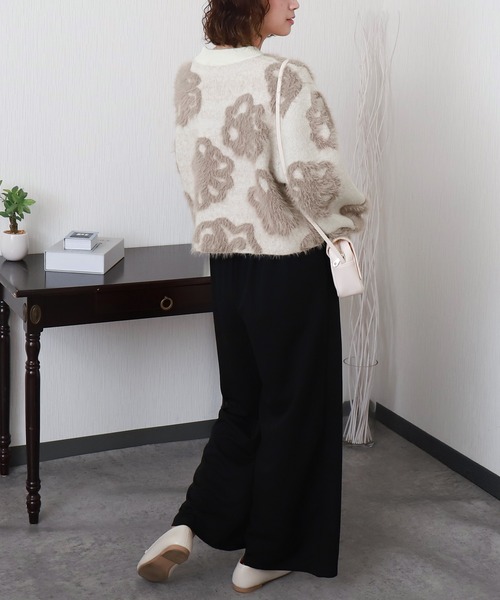 libelle more(リベル モア)の「BIGフラワー柄ジャガードニットプルオーバー(ニット/セーター・レディース・ベージュ/ブラック/オフホワイト/杢グレー・M)」の9枚目の写真