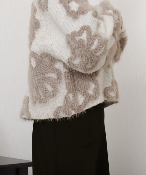 libelle more(リベル モア)の「BIGフラワー柄ジャガードニットプルオーバー(ニット/セーター・レディース・ベージュ/ブラック/オフホワイト/杢グレー・M)」の13枚目の写真