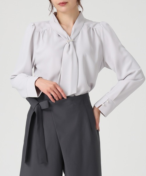 MISCH MASCH（ミッシュマッシュ）の「バー付きタイブラウス（シャツ/ブラウス・レディース・ベージュ/ブラック/グレー/ホワイト・ﾌﾘ-）」の5枚目の写真