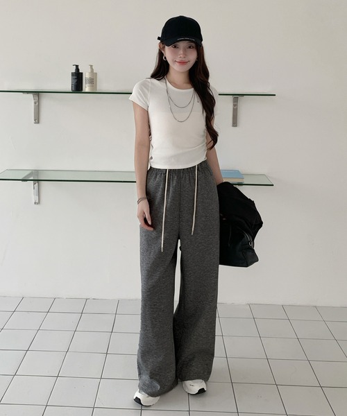 by LEGNA（バイレグナ）の「【選べる丈】ダンボールニットドローストリングワイドパンツ（その他パンツ・レディース・ブラック/グレイッシュベージュ/杢グレー/ダークブラウン/ダークグレー・M-Regular/L-Regular/XL-Regular/M-Short/L-Short/XL-Short/M-Long/L-Long）」の3枚目の写真