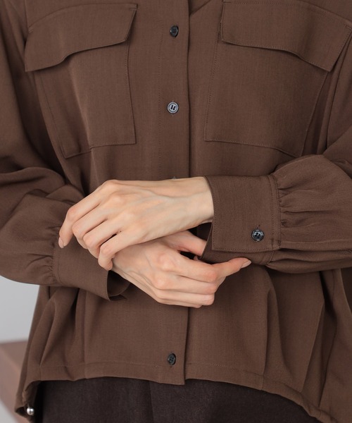 GALLORIA(ギャローリア)の「裾ドロストシャツ(シャツ/ブラウス・レディース・チャコールグレー/ブラウン・M/S/LL/L)」の5枚目の写真