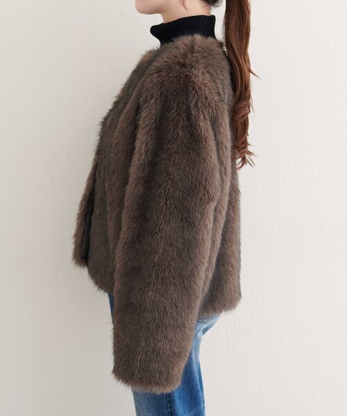 natural couture(ナチュラルクチュール)の「【WEB限定】ノーカラーファージャケット(ノーカラージャケット・レディース・ブラウン/アイボリー・FREE)」の19枚目の写真