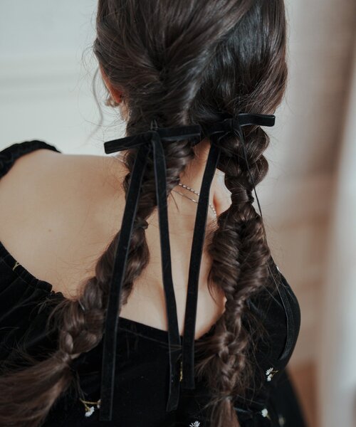 Kastane（カスタネ）の「*【WEB限定/fiw.】ベロアリボンクリップ（バレッタ/ヘアクリップ・レディース・ブラック・FREE）」の2枚目の写真