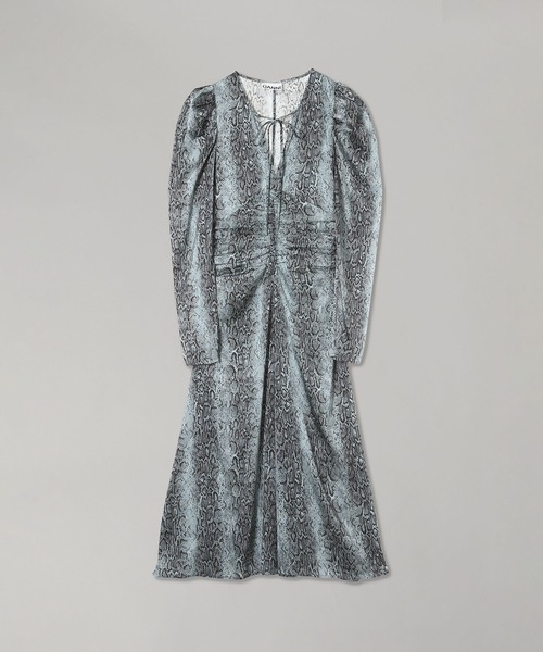 GANNI(ガニー)の「GANNI Printed Satin Ruched Midi Dress w0004(ワンピース・レディース・ブルー・34)」の1枚目の写真