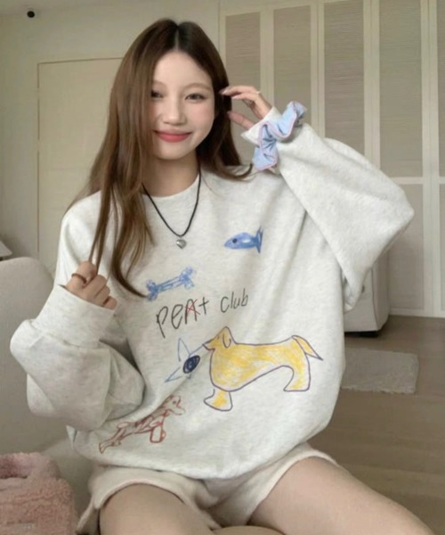 shopnikoniko(ショップニコニコ)の「トレーナー オーバーサイズ 落書きプリント スウェット(スウェット・レディース・グレー・フリー)」の2枚目の写真