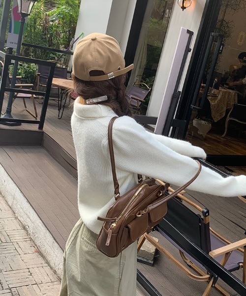 yuue' ( wear )（ユーイ）の「ポロカラーリブニットトップス（ニット/セーター・レディース・アイボリー/レッド/ブラック・FREE）」の4枚目の写真