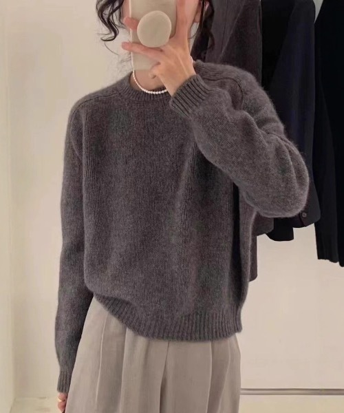 SHEPP(シープ)の「シンプルカラークルーニット(ニット/セーター・レディース・チャコール/オートミール/レッド/ホワイト/ブラック/アイボリー・F)」の19枚目の写真