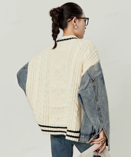 Dalfwin（ダールフィン）の「韓国ファッション デニムドッキングVネックニットカーディガン（カーディガン/ボレロ・レディース・ホワイト/ブラック・FREE）」の5枚目の写真