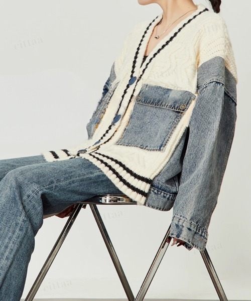 Dalfwin（ダールフィン）の「韓国ファッション デニムドッキングVネックニットカーディガン（カーディガン/ボレロ・レディース・ホワイト/ブラック・FREE）」の8枚目の写真