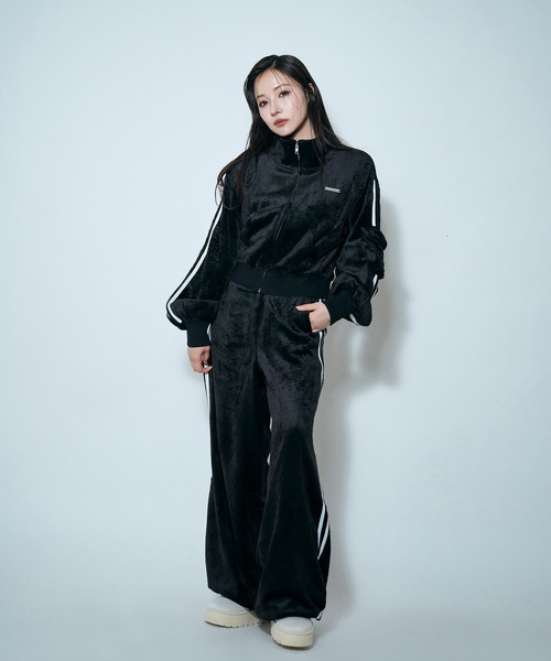 ANDGEEBEE（アンジービー）の「ラインボアジャージセット（ジャージ・レディース・ライトブルー/ブラック・FREE）」の2枚目の写真