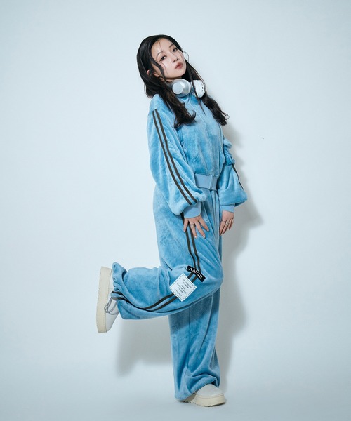 ANDGEEBEE（アンジービー）の「ラインボアジャージセット（ジャージ・レディース・ライトブルー/ブラック・FREE）」の6枚目の写真