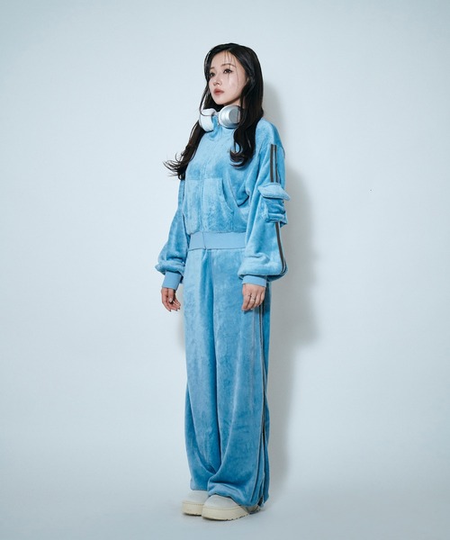 ANDGEEBEE（アンジービー）の「ラインボアジャージセット（ジャージ・レディース・ライトブルー/ブラック・FREE）」の7枚目の写真