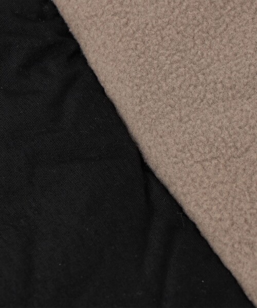 THE NORTH FACE(ザノースフェイス)の「THE NORTH FACE :〈洗濯機可能〉キャンベル ポケッタブル フリース マフラー <KIDS>(ストール/ショール・キッズ・ブラック/ベージュ・ONE SIZE)」の5枚目の写真