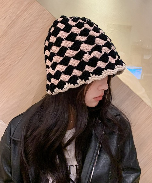 SANSeLF（サンセルフ）の「【SANSeLF】 クロシェバケットハット 立体編みデザイン ニット風 saa25a173（ニットキャップ/ビーニー・レディース・ベージュ/グリーン/ブラック・FREE）」の3枚目の写真