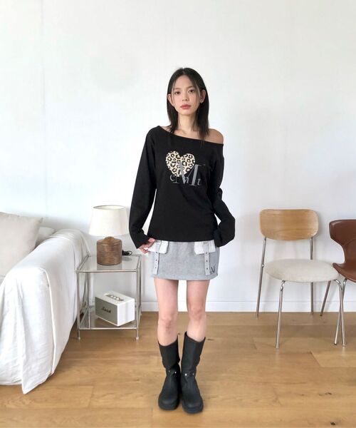 MUCENT（ムセント）の「シエラホピーハートワンショルダースウェット (2カラー)（スウェット・レディース・ブラック/ブラウン・FREE）」の7枚目の写真