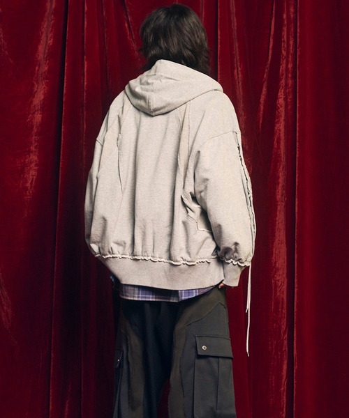 MAISON SPECIAL(メゾンスペシャル)の「《UNISEX》Waffle Switch Lace-up Sweat Prime-Over Zip Hoodie/ワッフル切り替えレースアップスウェットプライムオーバージップフーディー【MAISON SPECIAL/メゾンスペシャル】(パーカー・メンズ・グレー/ブラック・0/1/2)」の7枚目の写真