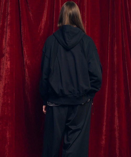 MAISON SPECIAL(メゾンスペシャル)の「《UNISEX》Waffle Switch Lace-up Sweat Prime-Over Zip Hoodie/ワッフル切り替えレースアップスウェットプライムオーバージップフーディー【MAISON SPECIAL/メゾンスペシャル】(パーカー・メンズ・グレー/ブラック・0/1/2)」の11枚目の写真