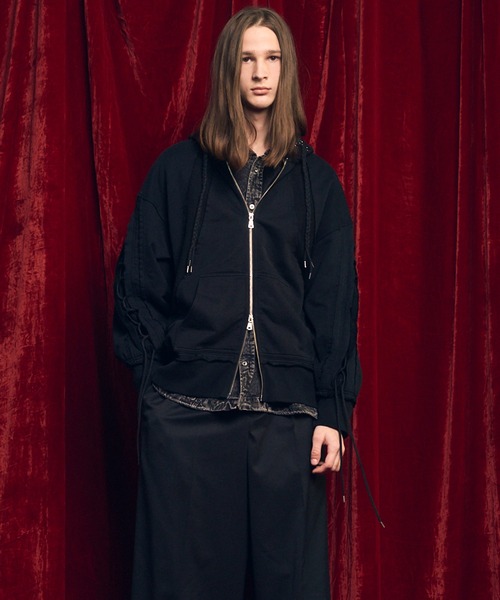 MAISON SPECIAL(メゾンスペシャル)の「《UNISEX》Waffle Switch Lace-up Sweat Prime-Over Zip Hoodie/ワッフル切り替えレースアップスウェットプライムオーバージップフーディー【MAISON SPECIAL/メゾンスペシャル】(パーカー・メンズ・グレー/ブラック・0/1/2)」の9枚目の写真