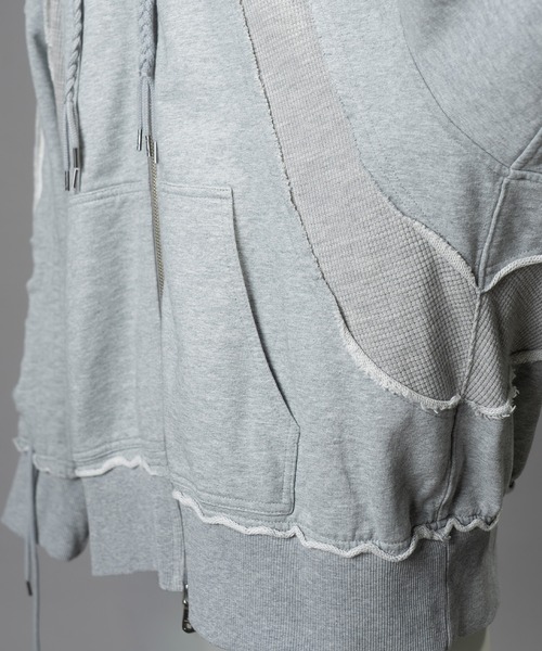 MAISON SPECIAL(メゾンスペシャル)の「《UNISEX》Waffle Switch Lace-up Sweat Prime-Over Zip Hoodie/ワッフル切り替えレースアップスウェットプライムオーバージップフーディー【MAISON SPECIAL/メゾンスペシャル】(パーカー・メンズ・グレー/ブラック・0/1/2)」の20枚目の写真