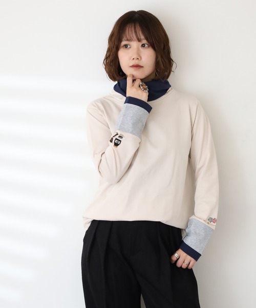 Emago(イマゴ)の「EMAGO ひと息刺繍袖切替えタートル 長袖(Tシャツ/カットソー・レディース・アイボリー/カーキ/ネイビー・FREE)」の1枚目の写真