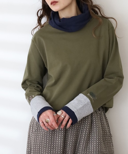 Emago(イマゴ)の「EMAGO ひと息刺繍袖切替えタートル 長袖(Tシャツ/カットソー・レディース・アイボリー/カーキ/ネイビー・FREE)」の4枚目の写真