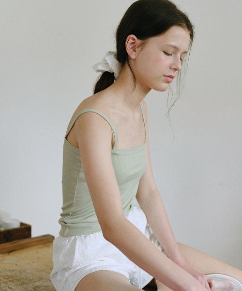 ANDNEEDS(アンドニーズ)の「Ness sleeveless (olive)(Tシャツ/カットソー・レディース・その他・FREE)」の3枚目の写真