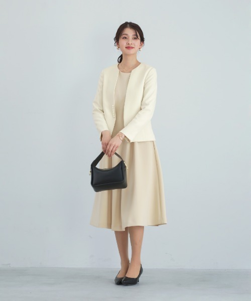 White Collection(ホワイトコレクション)の「【 洗える・ストレッチ 】 スムースダンボール・タックフレアワンピース(ワンピース・レディース・ネイビー/ベージュ・S/L/M)」の11枚目の写真