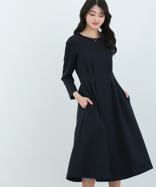 White Collection(ホワイトコレクション)の「【 洗える・ストレッチ 】 スムースダンボール・タックフレアワンピース(ワンピース・レディース・ネイビー/ベージュ・S/L/M)」の15枚目の写真