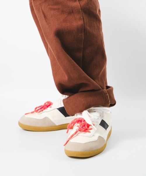 STEVE MADDEN（スティーブマデン）の「クラシックスニーカー/S.MADDEN AUGUSTINE-XS（スニーカー・レディース・ブラック×ホワイト/シルバー・22.5cm/23.0cm/23.5cm/23.5-24/24.0cm/24.5cm）」の6枚目の写真