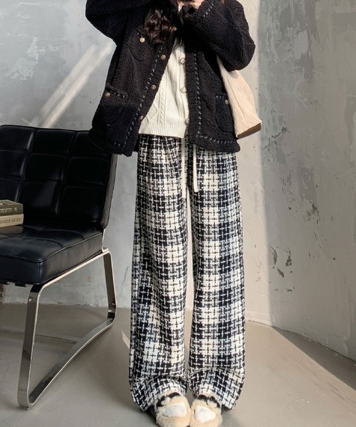 2ly2(トゥーリートゥー)の「裏起毛チェック柄ワイドパンツ(その他パンツ・レディース・グレー/ブラック・FREE)」の3枚目の写真
