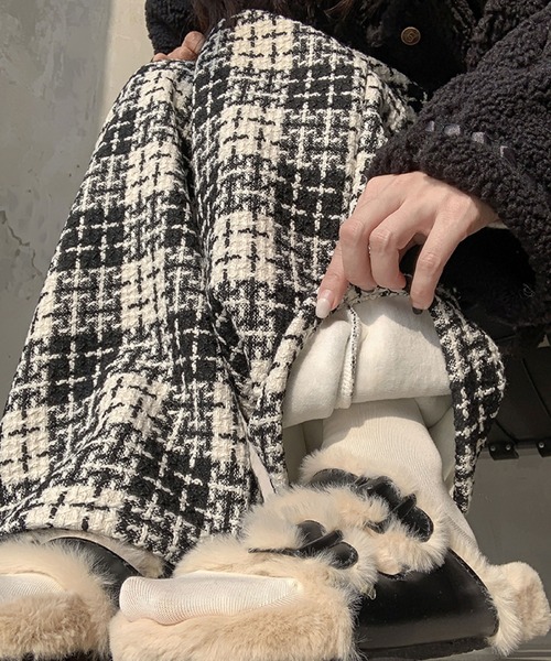 2ly2(トゥーリートゥー)の「裏起毛チェック柄ワイドパンツ(その他パンツ・レディース・グレー/ブラック・FREE)」の4枚目の写真