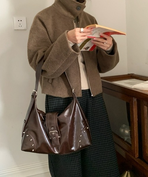 gossip！ロサンゼルス（ゴシップロサンゼルス）の「Y2Kガーリー大容量2WAYレトロショルダーバッグ（A5対応/斜めがけOK）（ショルダーバッグ・レディース・ブラック/ブラウン・FREE）」の12枚目の写真