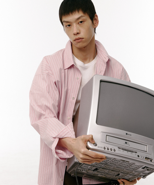 ERA（エラ）の「ユニセックス ERA クラシックシャツ - ピンクストライプ（シャツ/ブラウス・レディース・その他・SMALL/MEDIUM/LARGE）」の12枚目の写真