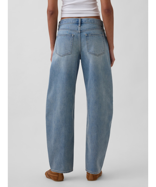 GAP（ギャップ）の「ローライズ バレルデニム（デニムパンツ・レディース・ライトインディゴブルー・23/24/25/26/27/28/29/30）」の5枚目の写真