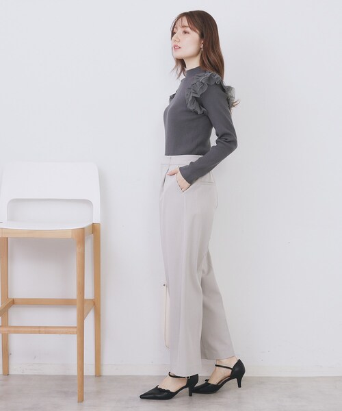 index（インデックス）の「ショルダーチュールフリルハイネックニット【洗濯機OK/抗ピル】（ニット/セーター・レディース・ベビーピンク/オフホワイト/チャコールグレー・36/38/40/42）」の20枚目の写真