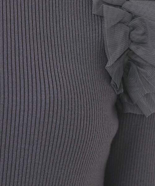 index（インデックス）の「ショルダーチュールフリルハイネックニット【洗濯機OK/抗ピル】（ニット/セーター・レディース・ベビーピンク/オフホワイト/チャコールグレー・36/38/40/42）」の21枚目の写真