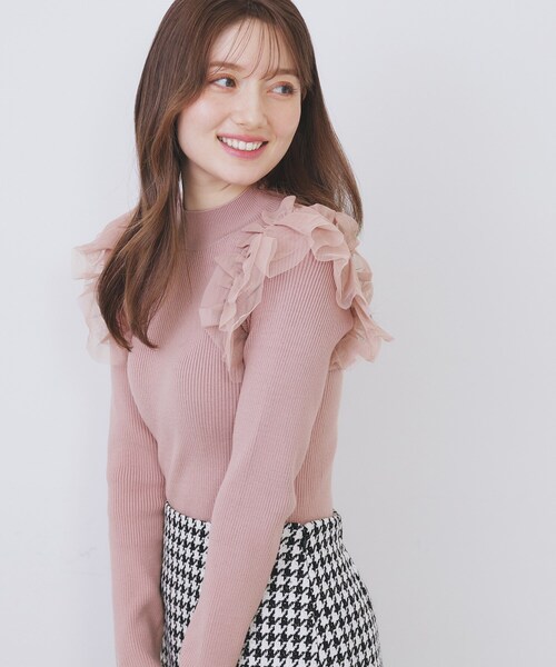 index（インデックス）の「ショルダーチュールフリルハイネックニット【洗濯機OK/抗ピル】（ニット/セーター・レディース・ベビーピンク/オフホワイト/チャコールグレー・36/38/40/42）」の22枚目の写真