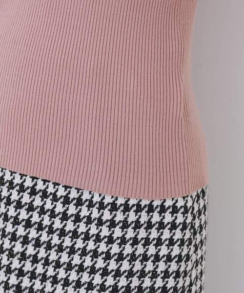 index（インデックス）の「ショルダーチュールフリルハイネックニット【洗濯機OK/抗ピル】（ニット/セーター・レディース・ベビーピンク/オフホワイト/チャコールグレー・36/38/40/42）」の12枚目の写真