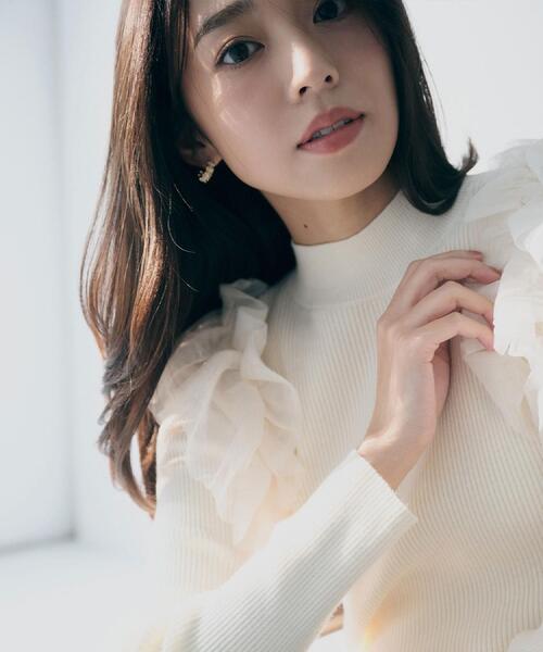 index（インデックス）の「ショルダーチュールフリルハイネックニット【洗濯機OK/抗ピル】（ニット/セーター・レディース・ベビーピンク/オフホワイト/チャコールグレー・36/38/40/42）」の15枚目の写真