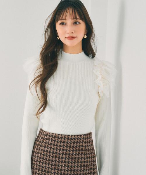 index（インデックス）の「ショルダーチュールフリルハイネックニット【洗濯機OK/抗ピル】（ニット/セーター・レディース・ベビーピンク/オフホワイト/チャコールグレー・36/38/40/42）」の16枚目の写真