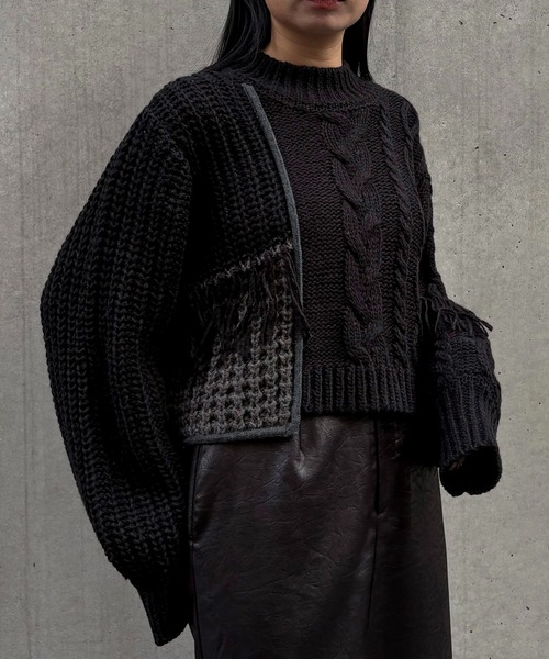 &g'aime(アンジェム)の「【&g'aime 】編地MIXフリンジニット Mixed Knit Fringe Pullover(ニット/セーター・レディース・ブラック/チャコールグレー/ブラウン・FREE)」の2枚目の写真