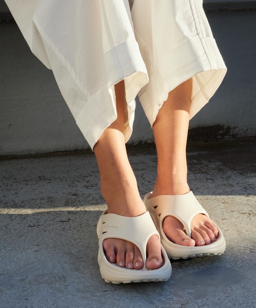 Columbia(コロンビア)の「Columbia/コロンビア THRIVE REVIVE FLIP エンボスロゴ ビーチサンダル 2026年春夏(サンダル・メンズ・ブラック/ホワイト・23cm/24cm/25cm/26cm/27cm/28cm)」の7枚目の写真