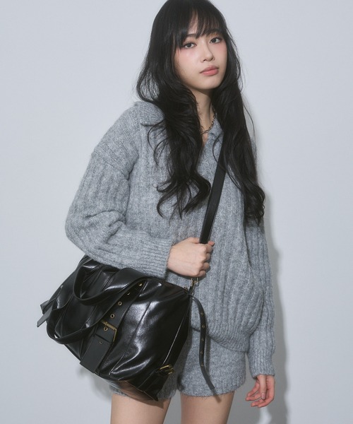 ENVYM(アンビー)の「スタッズ フェイクレザー 2WAY ボストン バッグ(ショルダーバッグ・レディース・ブラウン/ブラック・FREE)」の16枚目の写真