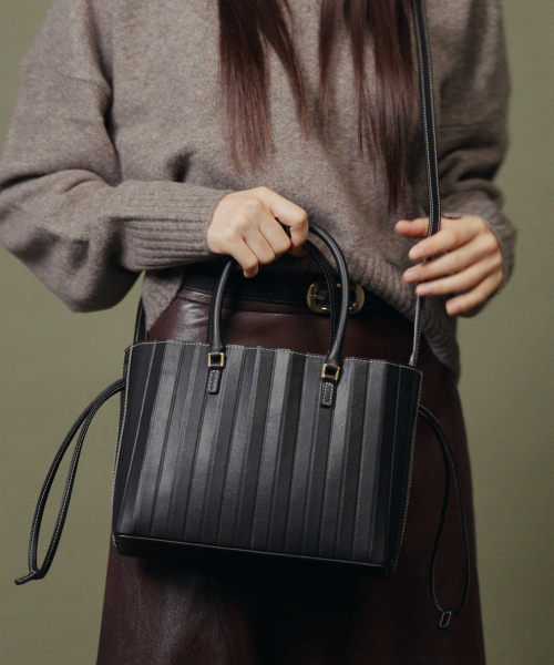 PLEATICA（プリティカ）の「Flaum Tote Bag Brown（トートバッグ・レディース・その他・FREE）」の5枚目の写真