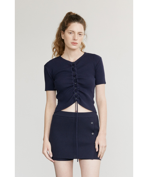 AFTERHOURS(アフターアワーズ)の「SHIRRING BUTTON KINT CARDIGAN (NAVY)(カーディガン/ボレロ・レディース・その他・FREE)」の2枚目の写真