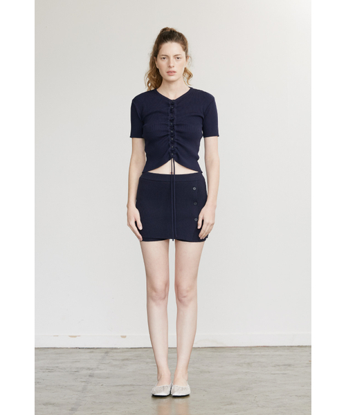 AFTERHOURS(アフターアワーズ)の「SHIRRING BUTTON KINT CARDIGAN (NAVY)(カーディガン/ボレロ・レディース・その他・FREE)」の4枚目の写真