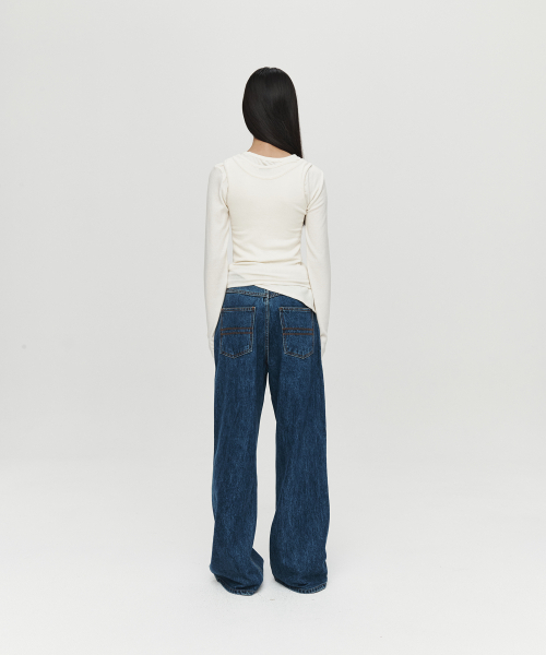 HEUTE(ホイテ)の「LAYERED LONG HENLEY NECK TOP (IVORY)(Tシャツ/カットソー・レディース・アイボリー・FREE)」の3枚目の写真