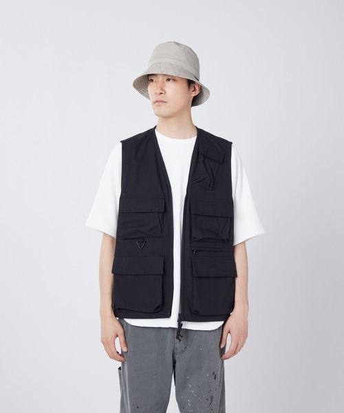 Snow Peak(スノーピーク)の「Snow Peak / TAKIBI Herringbone Vest ヘリンボーンベスト(ベスト・メンズ・ブラック/ホワイト/アーミー・S/M/L/XL)」の6枚目の写真