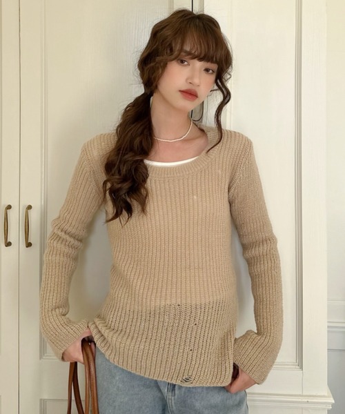 Ada.(エイダ)の「サイドスリット スリム ニット トップス(ニット/セーター・レディース・ベージュ/ホワイト/グレー・FREE)」の1枚目の写真