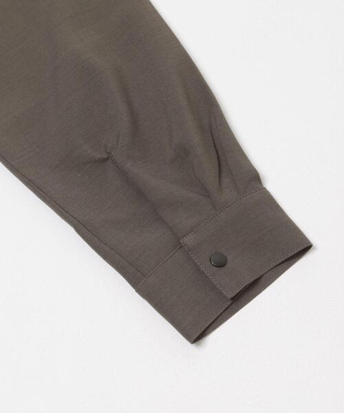 ITEMS URBANRESEARCH(アイテムズ アーバンリサーチ)の「2way ストレッチロングスリーブスナップシャツ(シャツ/ブラウス・メンズ・ブラック/オリーブ/チャコールグレー/ベージュ・MEDIUM/LARGE)」の9枚目の写真